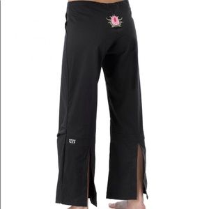 Be Present Lotus Agility pants